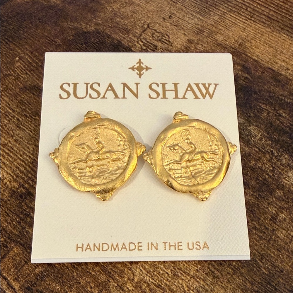 Gold Equestrian Coin Earrings - Picture 2 of 3